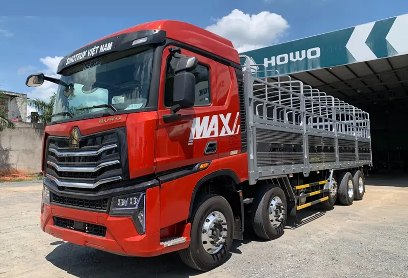 Sinotruk Howo MAX 8x4 Cargo Truck