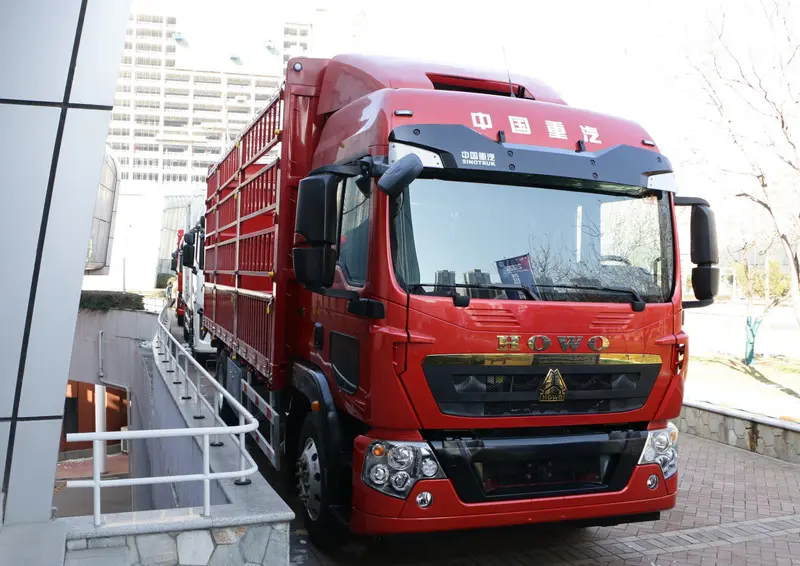 SINOTRUK HOWO SINOTRUK HOWO Product - Interior View - Image 4