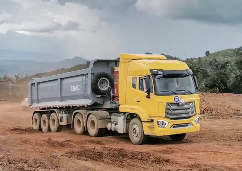 Sinotruk Howo NX 6x4 Tractor Truck