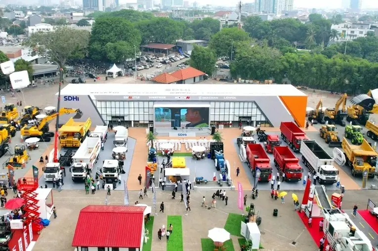 SINOTRUK Group at Indonesia Mining Exhibition showcasing heavy trucks